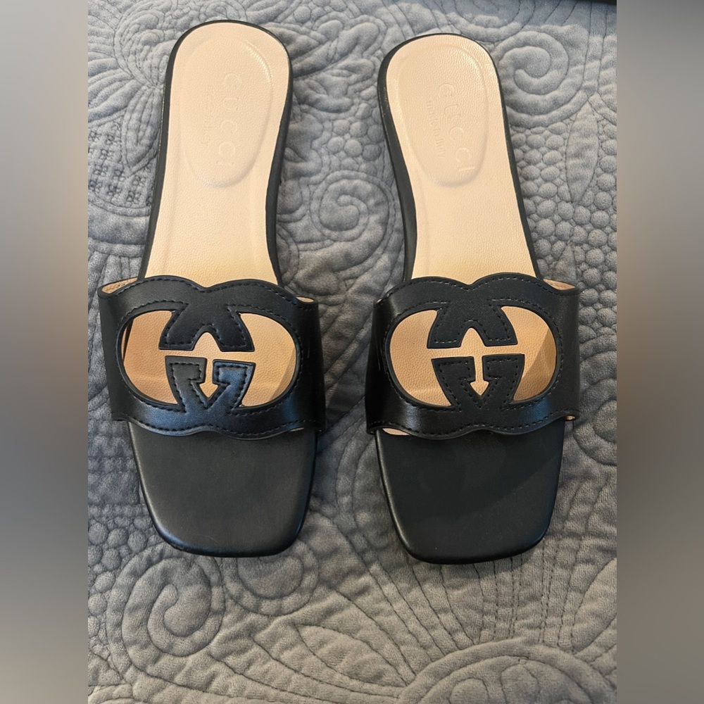 Gucci sandals size 9